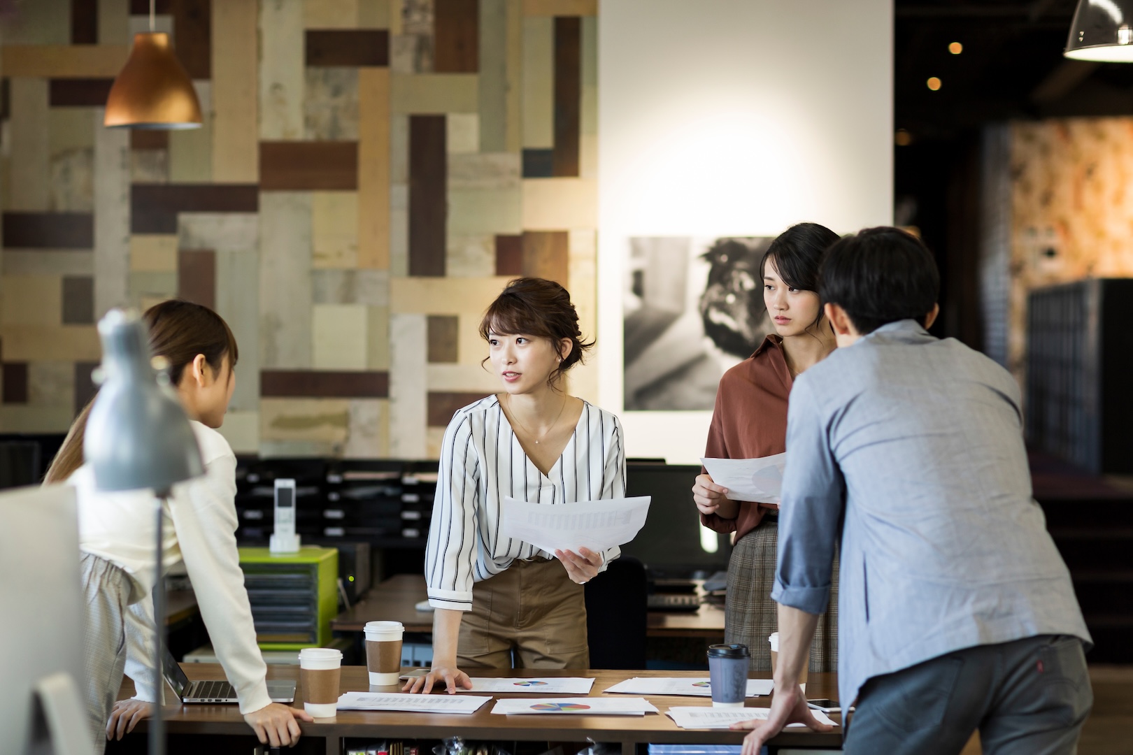 NEXTORIAのチームミーティング風景